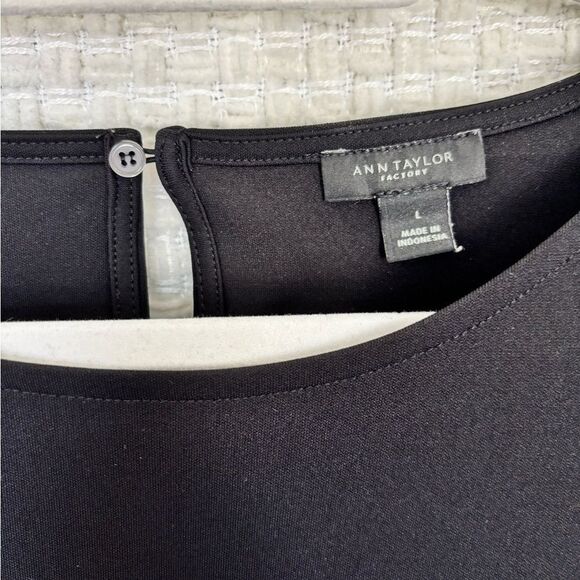 Ann Taylor Blouse✨ - Picture 3 of 6